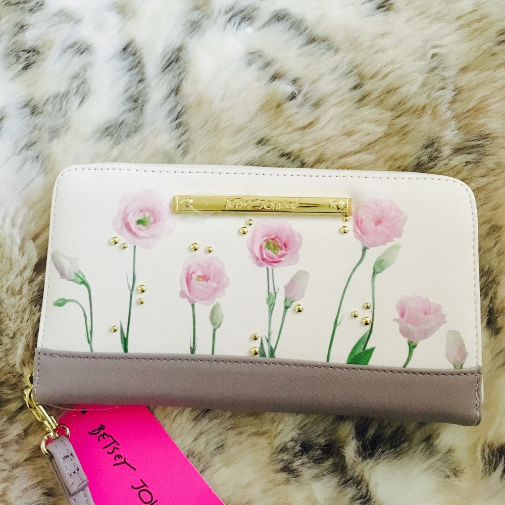 Gorgeous Betsey Johnson floral wallet wristlet NWT